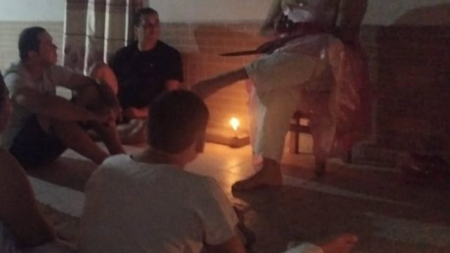 sentados