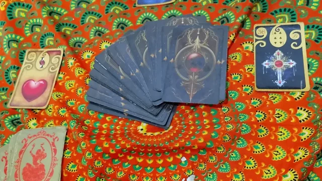 🎴✨ As cartas falam, mesmo quando a boca se cala.Hoje estou abrindo jogo com Tarô e Baralho Cig (1)